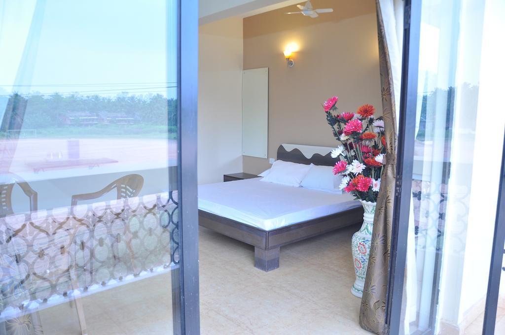 Ocean Crest Hotel Colva Bilik gambar