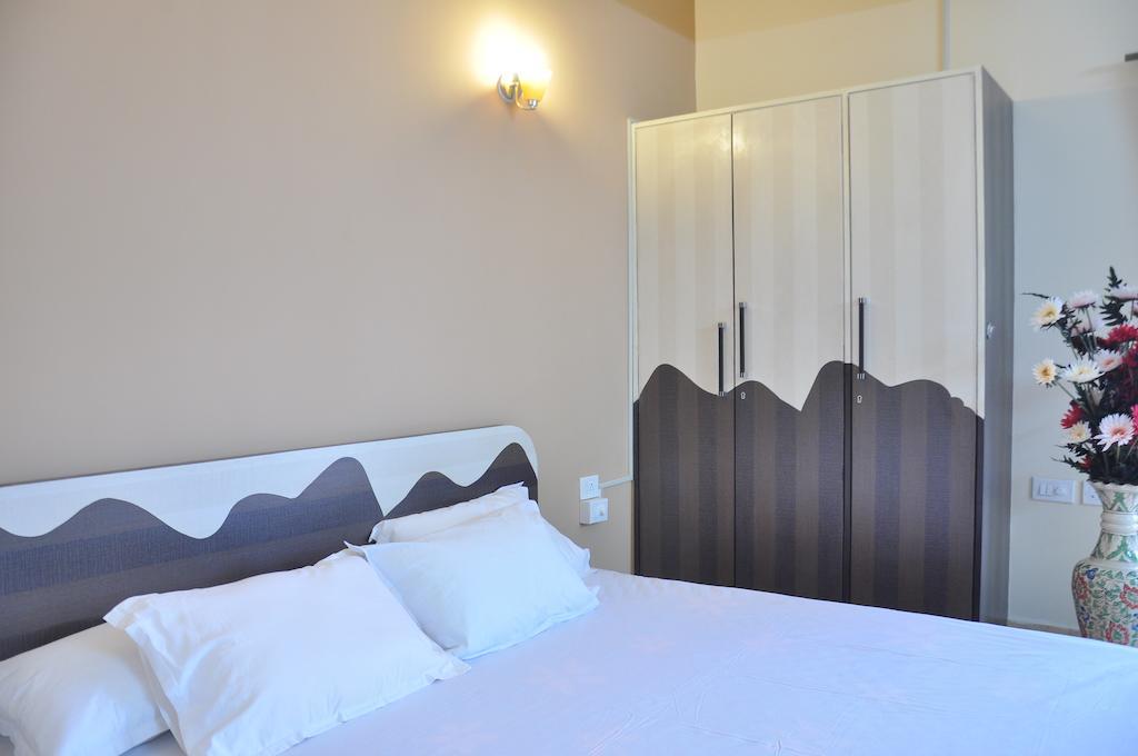 Ocean Crest Hotel Colva Bilik gambar