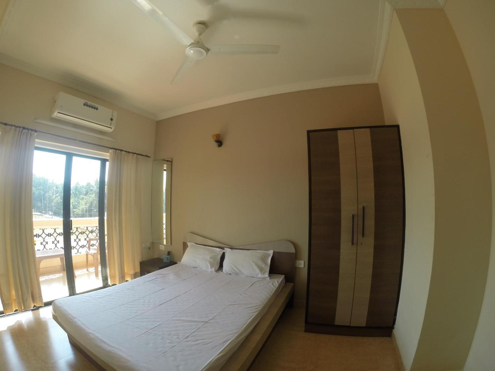 Ocean Crest Hotel Colva Luaran gambar